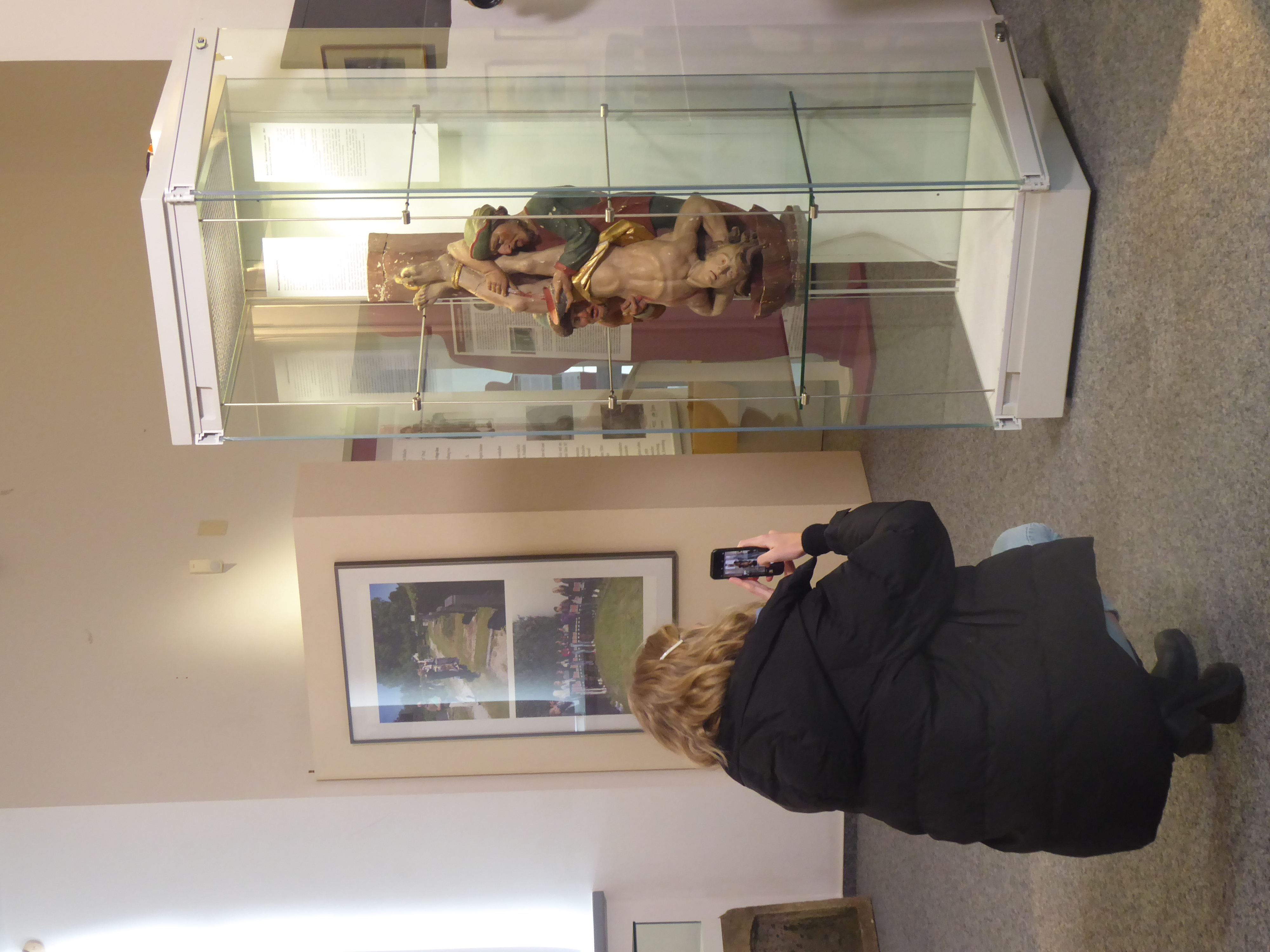 Hessischer Rundfunk: Aufnahme der Wernerstatue im Hunsrück-Museum Simmern